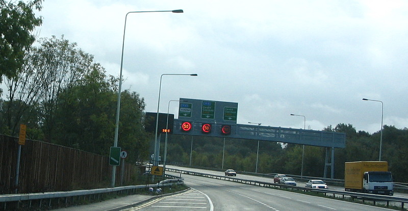 File:A470 Towards Cardiff - Coppermine - 21648.jpg