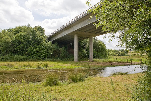 File:Bridge carrying A31 Alresford bypass over River Itchen - Geograph - 866183.jpg
