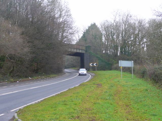 File:Railway bridge over the A468.jpg