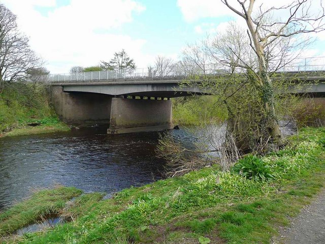 File:Overmills Bridge - Geograph - 1247067.jpg