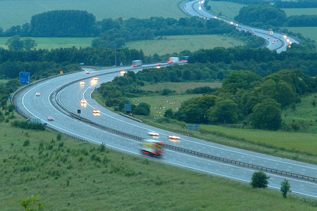 File:The M40, Lewknor - Geograph - 470819.jpg