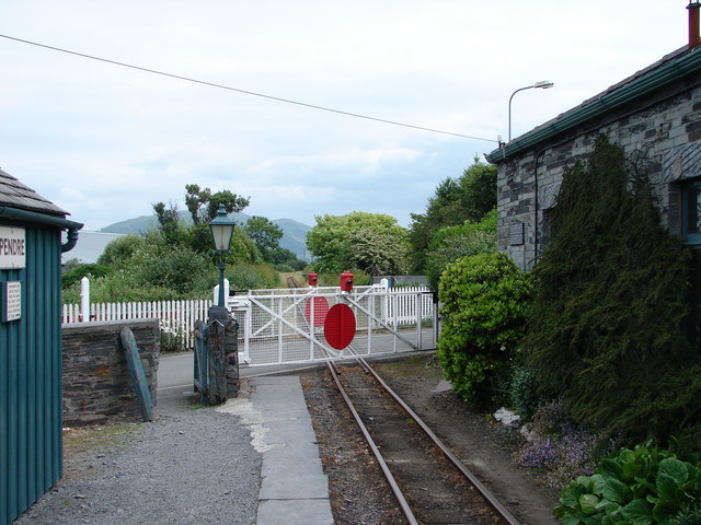 File:Level Crossing, Pendre Halt, Talyllyn... (C) John Lucas - Geograph - 194104.jpg