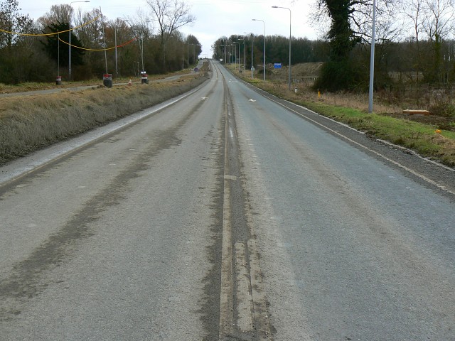 File:Blunsdon Hill, Blunsdon, Swindon - Geograph - 1090901.jpg