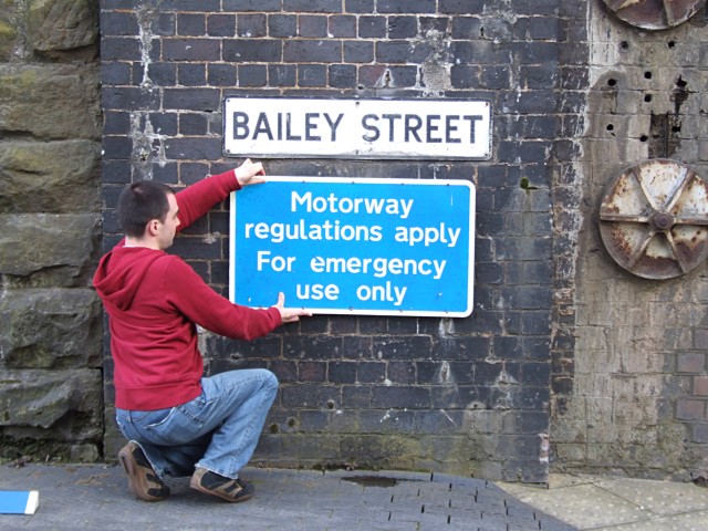 File:Bailey Street, Wolverhampton, under motorway restrictions - Coppermine - 17981.jpg