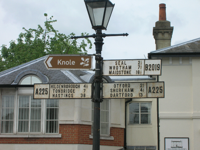 File:Sign in Sevenoaks, Kent - Coppermine - 6359.jpg