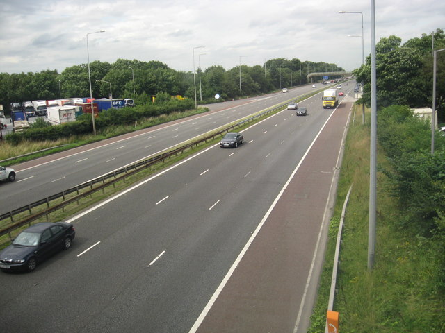 File:Looking north on the M6 motorway - Geograph - 1435144.jpg