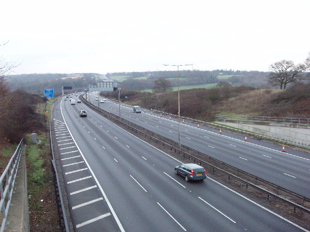 File:M25 Motorway near Gerrards Cross - Geograph - 106288.jpg