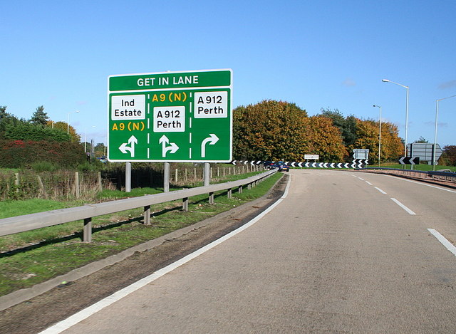 File:Approaching Inveralmond roundabout from the west on the A9 - Geograph - 264881.jpg