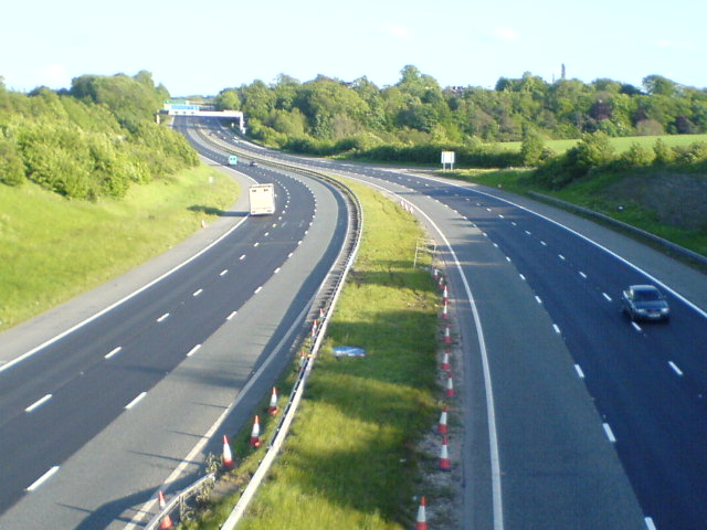 File:A1 Great North Road at Bramham - Coppermine - 11997.jpg