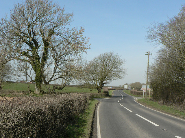 File:Crossroads on the B4265 - Geograph - 1207315.jpg