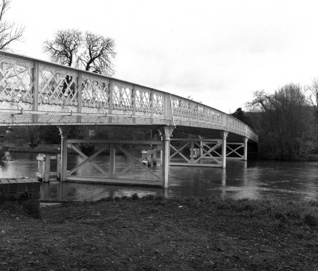 File:Whitchurch Bridge, River Thames - Geograph - 509397.jpg