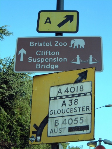 File:A4018 Aust Ferry pre Warboys sign.jpg