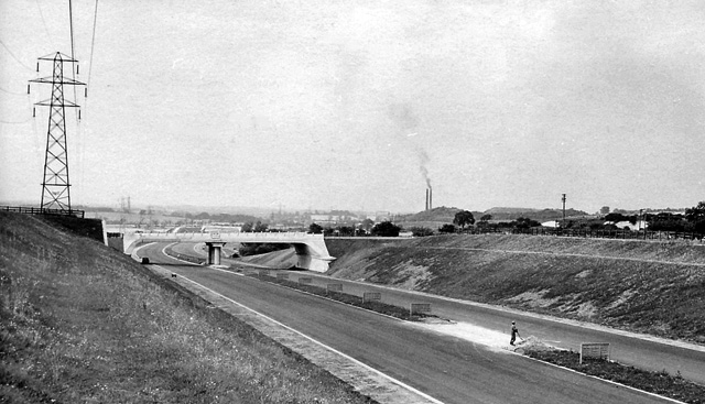 File:M1 Motorway under construction - Geograph - 1725911.jpg