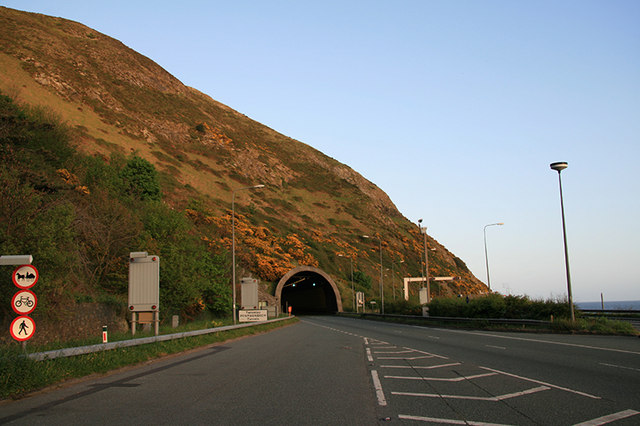 File:Penmaen-bach Tunnel, East - Geograph - 1285922.jpg