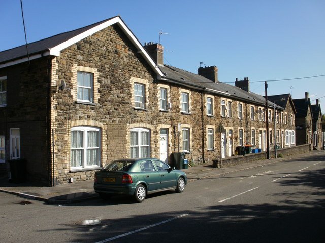 File:Terraced housing, Tregwilym Road,... (C) Jaggery - Geograph - 1608298.jpg