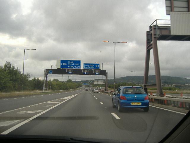 File:M4 approaching J43, Llandarcy, at the merge from J42, Briton Ferry-Llansawel. - Coppermine - 7390.jpg