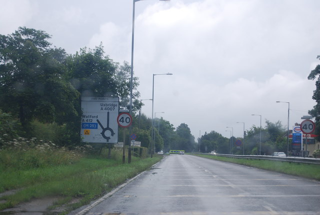 File:Uxbridge Rd approaching Five Points Roundabout - Geograph - 3207732.jpg