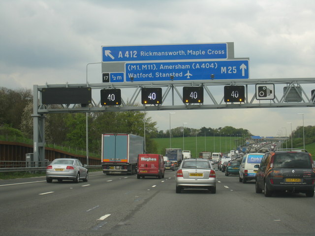 File:Very slow on the M25 - Geograph - 2366716.jpg