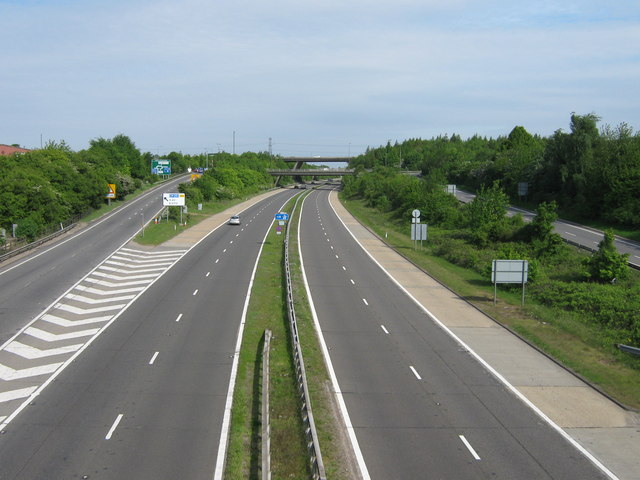 File:The A20 Dual Carriageway becomes the M20 Motorway.jpg