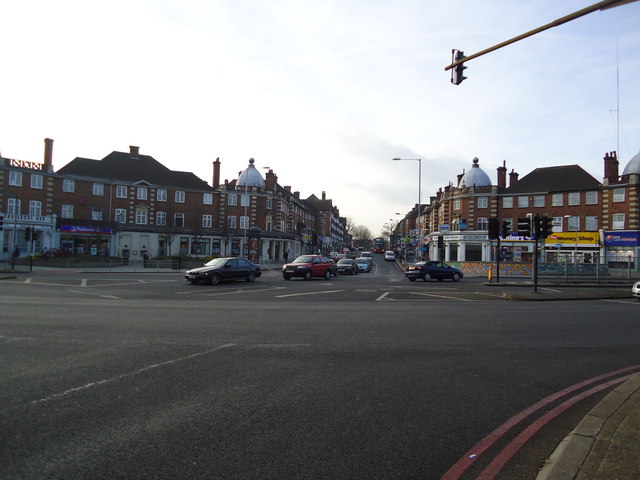 File:Crossroads on Hendon Way - Geograph - 2179885.jpg