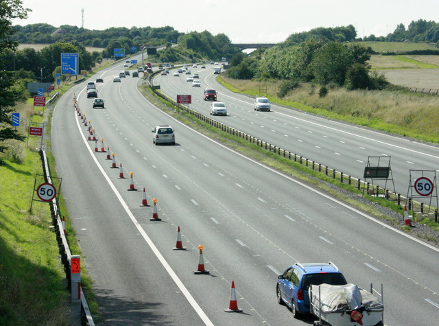 File:M4 Motorway looking west from Marshfield Road - Geograph - 1451368.jpg