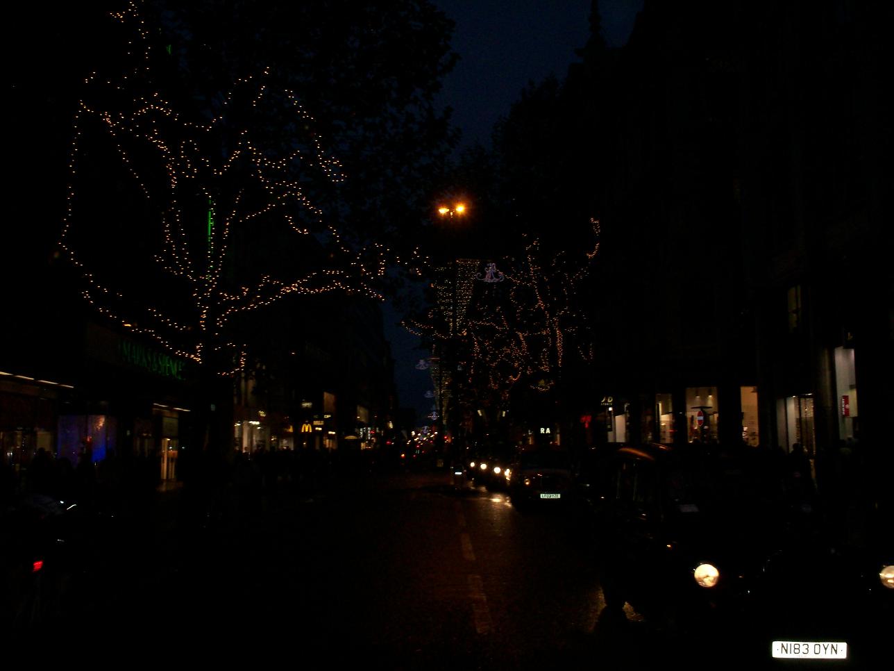 File:A40 Oxford Street at Night with Christmas Lights - Coppermine ...