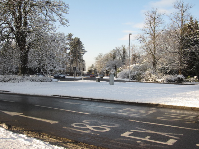 File:Overleigh Roundabout and Hough Green - Geograph - 1654201.jpg