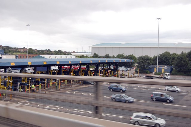 File:Northbound Tollbooths, Dartford Crossing - Geograph - 1408391.jpg