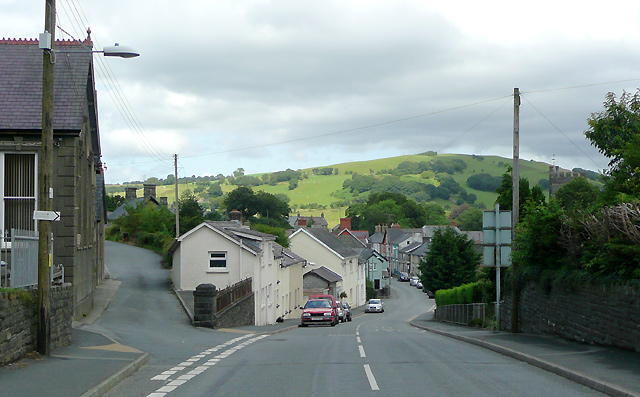 File:Chapel Road,Tregaron, Ceredigion.jpg