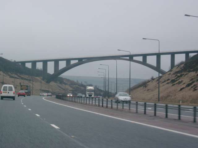 File:Scammonden Bridge over the M62 - Coppermine - 2721.jpg