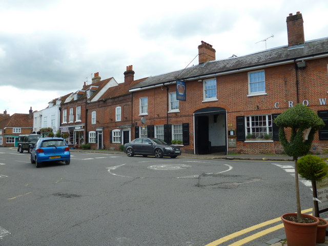File:Roundabout in Amersham Old Town centre - Geograph - 2254812.jpg