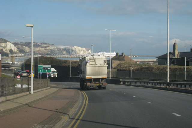 File:Archcliffe Road - Geograph - 1710605.jpg