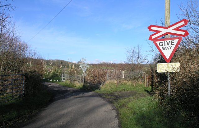 File:Level crossing... (C) Hywel Williams - Geograph - 320715.jpg