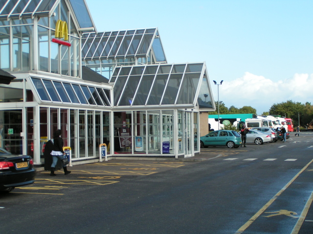 File:Cullompton motorway services - Geograph - 1001302.jpg