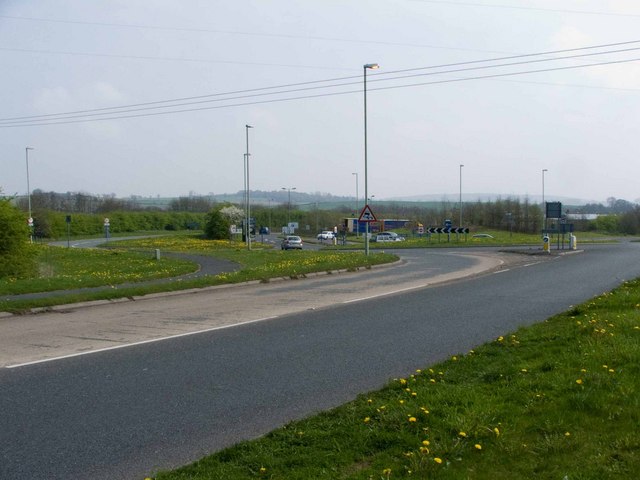 File:Roundabout for M54 Services.jpg