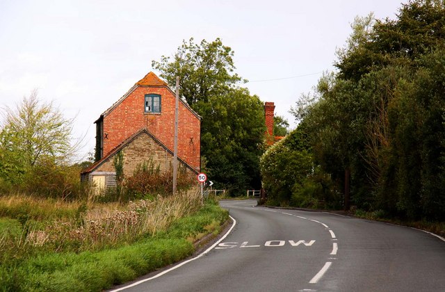 File:The A338 passes Venn Mill - Geograph - 1472300.jpg