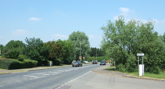 File:A 413 entering Buckingham.jpg