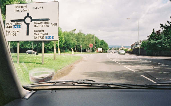 File:A48 Ewenny Signalised Disaster 1 - Coppermine - 1020.jpg