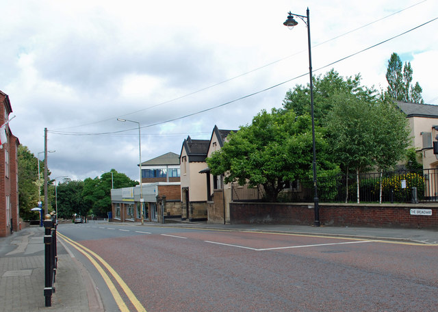 File:The Broadway, Dudley - Geograph - 1982927.jpg