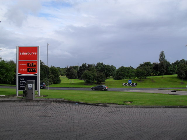 File:Central Roundabout, Craigavon - Geograph - 1415824.jpg