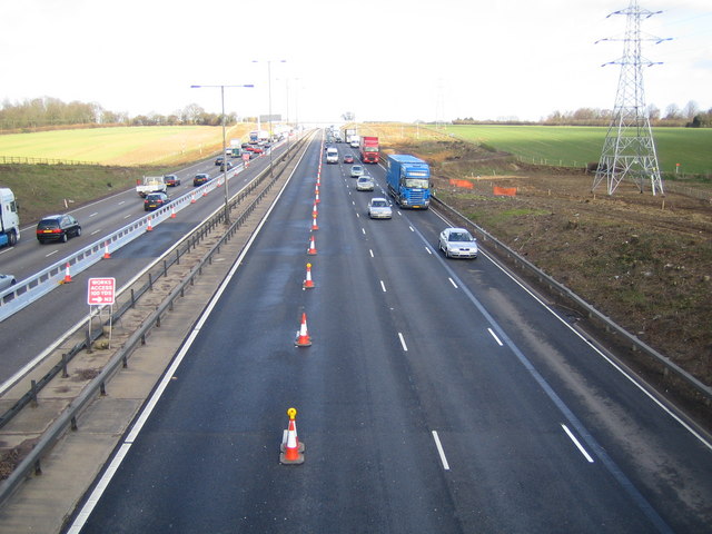 File:M1 Motorway near Redbourn - Geograph - 142083.jpg