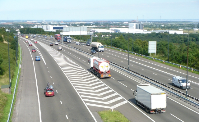 File:M4 eastbound at junction 29 - Geograph - 520273.jpg