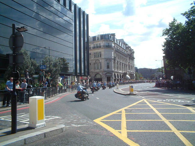 File:Byward Street - Geograph - 1534703.jpg