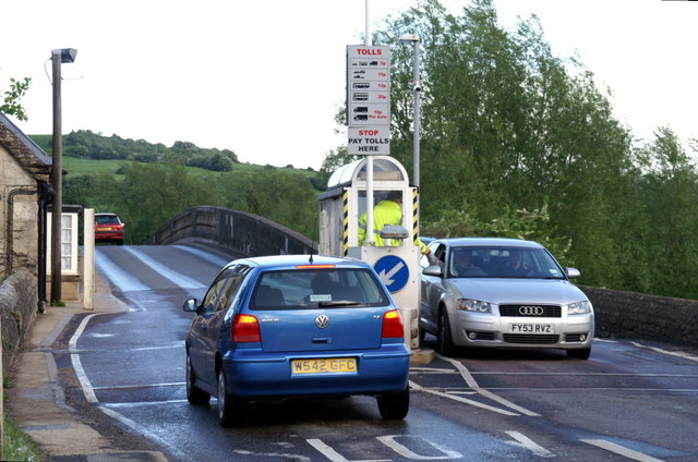 File:Tollbooth, Swinford Bridge - Geograph - 914226.jpg