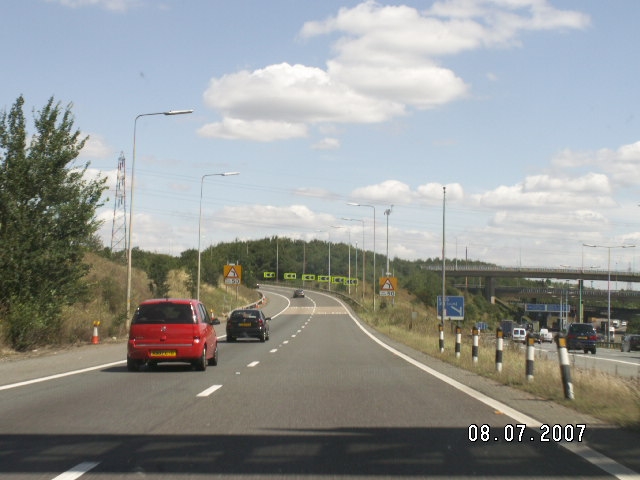 File:M25 J21 exit.jpg