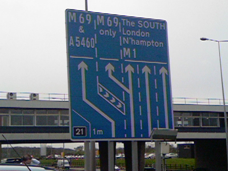 File:M1 (South) J21 Sign From Leicester Forest East Services - Coppermine - 17937.jpg