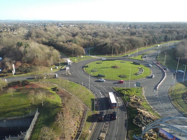 File:Roundabout at Gatwick Airport - Geograph - 5683956.jpg