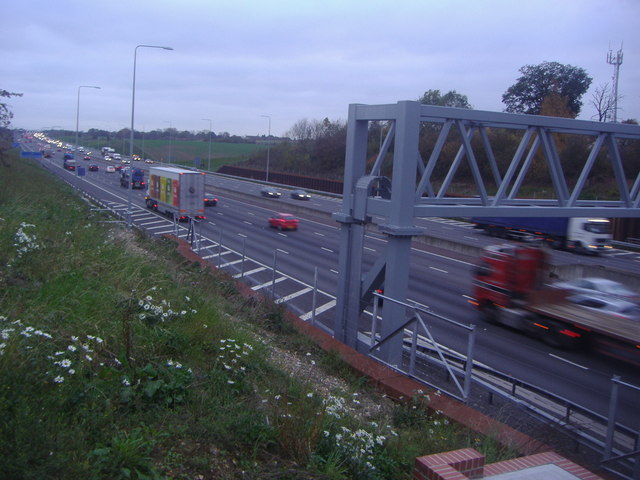 File:The M25 from Chalfont Lane, West Hyde - Geograph - 2676841.jpg