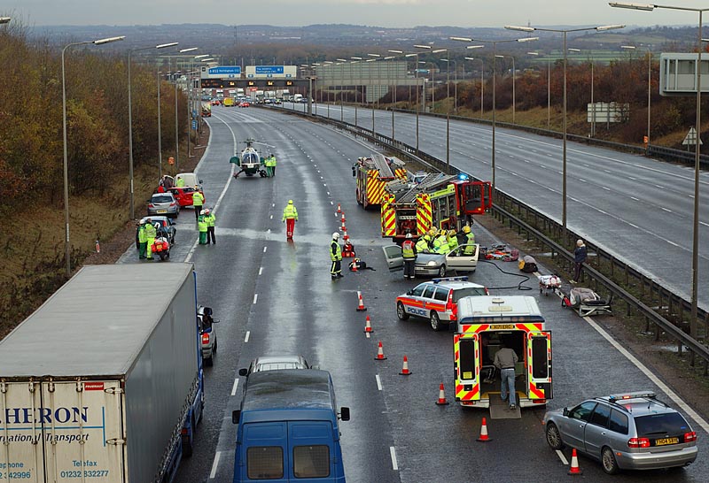 File:Crash on M1 Kegworth - Coppermine - 4159.jpg