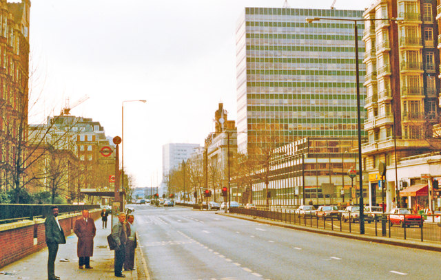 File:Westward on Marylebone Road at Gloucester Place, 1989 - Geograph - 4632900.jpg
